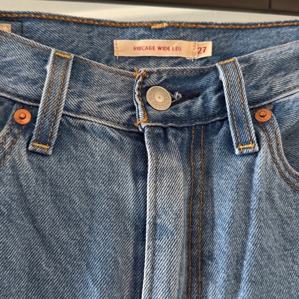 Levi’s Ribcage Wide Leg Jean in Not The Same - Picture 4 of 5